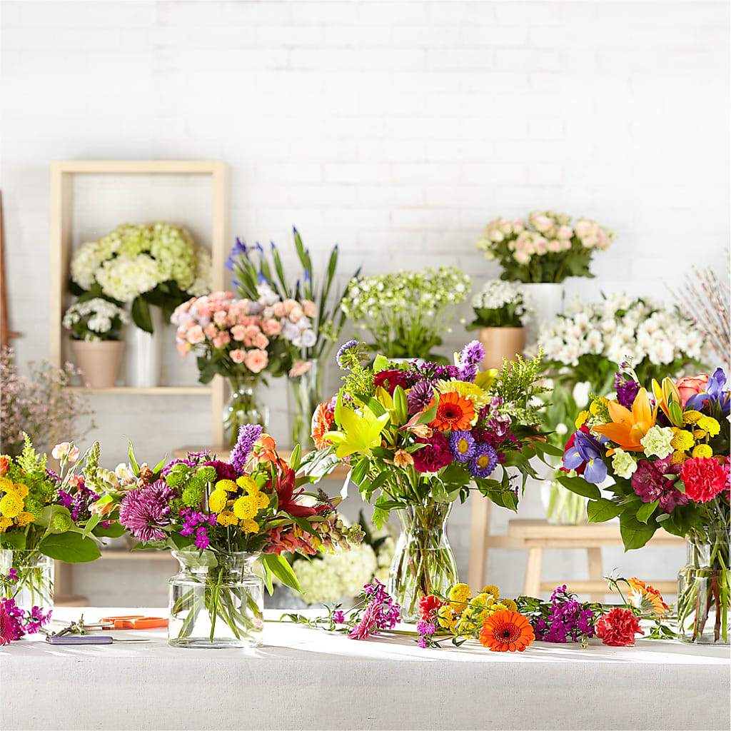 Bold & Bright – A Florist Original – Fleuriste Thalia, Varennes PQ