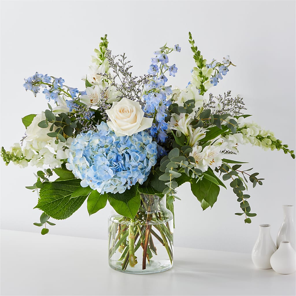 Coastal Blossom Bouquet – Fleuriste Thalia, Varennes PQ