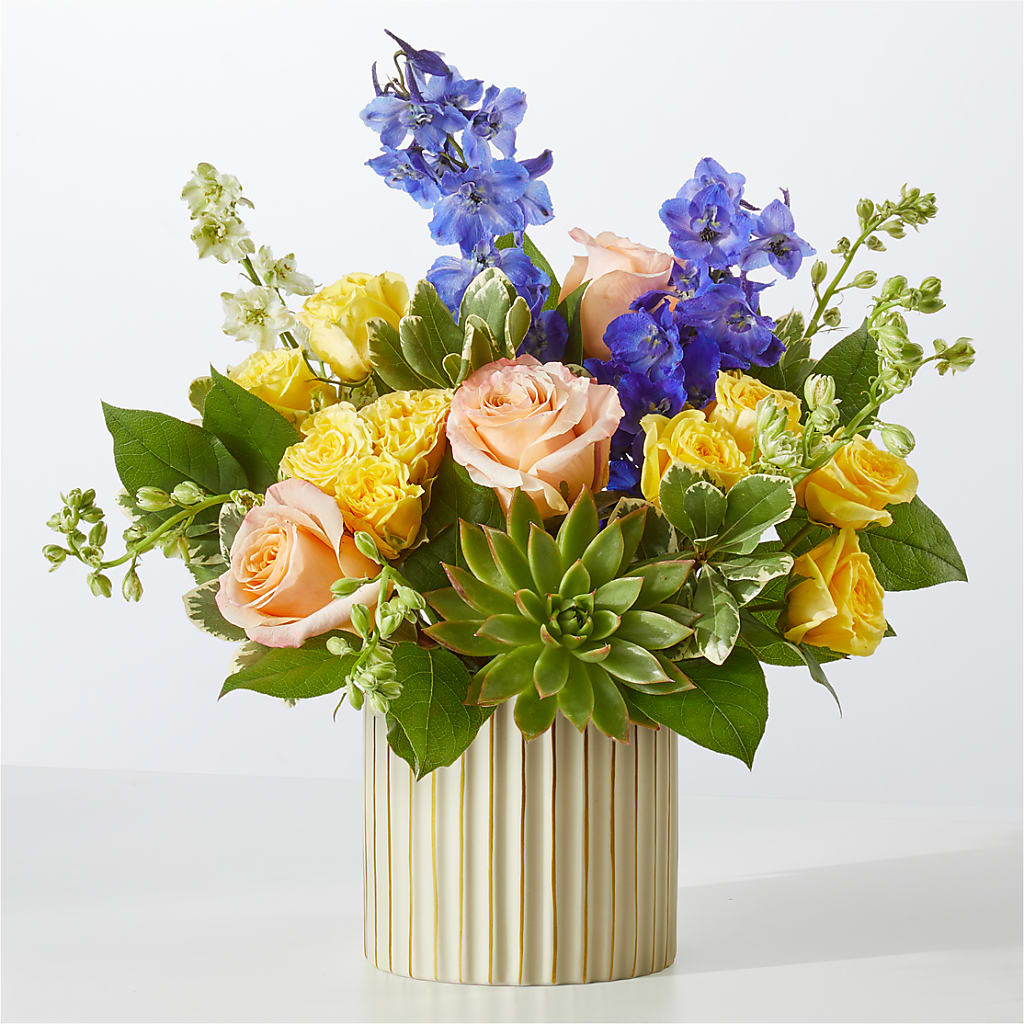 Cobalt Reverie Bouquet – Fleuriste Thalia, Varennes PQ