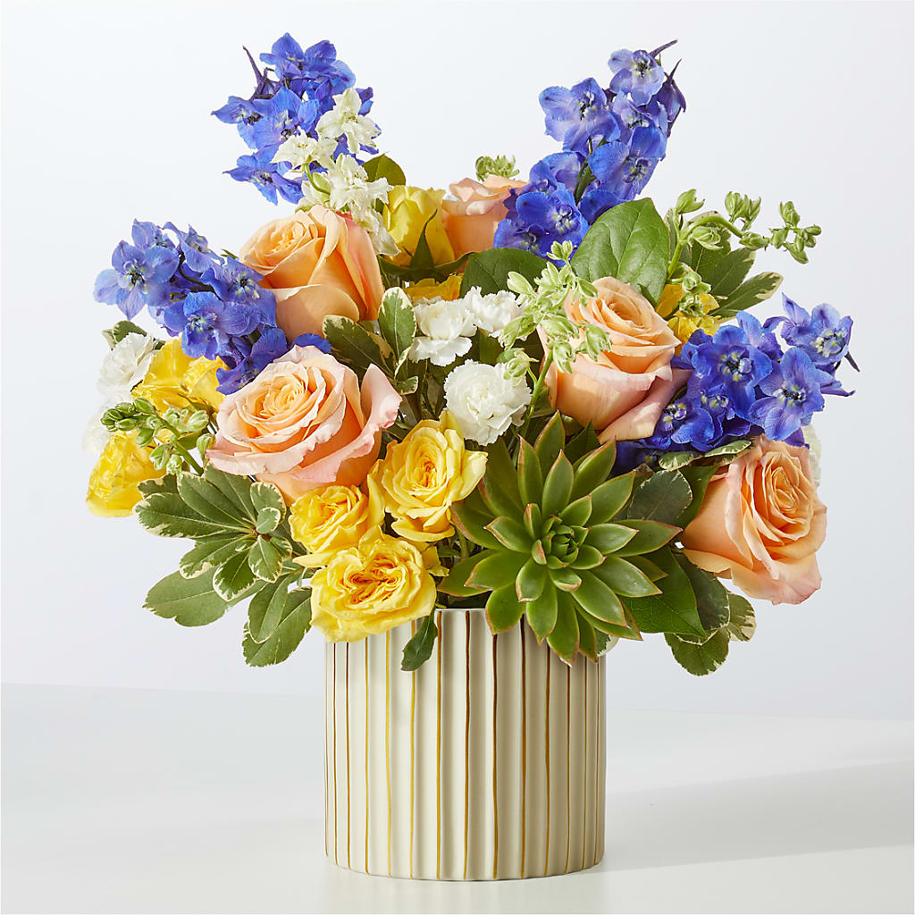 Cobalt Reverie Bouquet – Fleuriste Thalia, Varennes PQ
