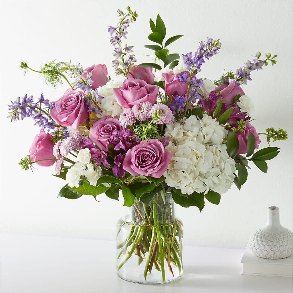 Violet Caress Bouquet – Fleuriste Thalia, Varennes PQ