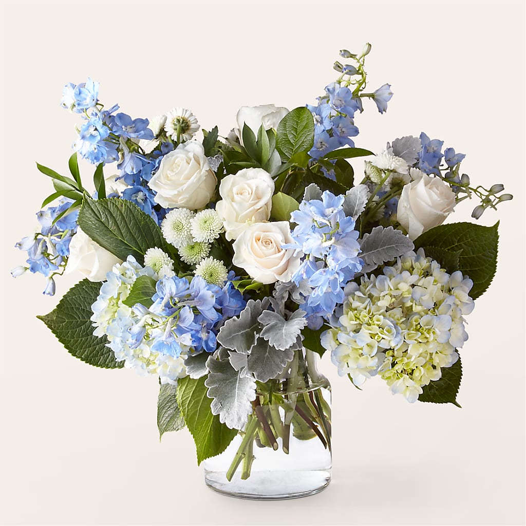 Clear Skies Bouquet – Fleuriste Thalia, Varennes PQ