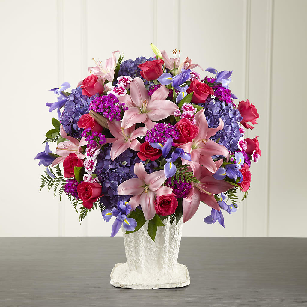 We Fondly Remember Arrangement – Fleuriste Thalia, Varennes PQ