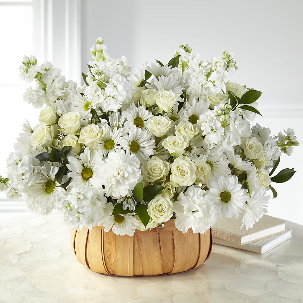 Graceful Garden Basket – Fleuriste Thalia, Varennes PQ