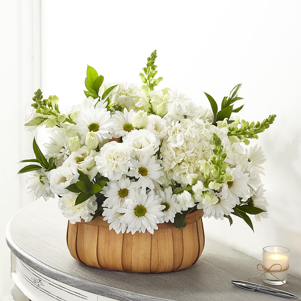 Pure Ivory Basket – Fleuriste Thalia, Varennes PQ