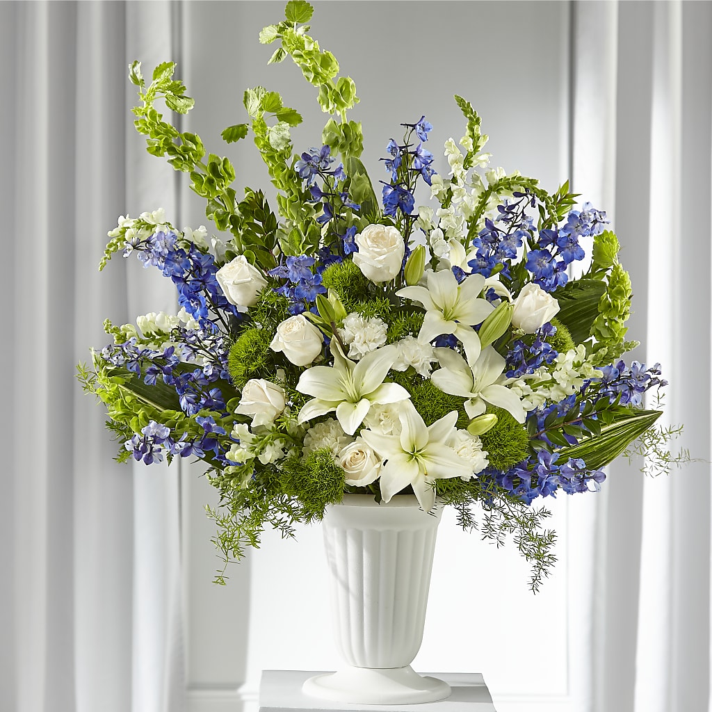 Heartfelt Hope Arrangement – Fleuriste Thalia, Varennes PQ