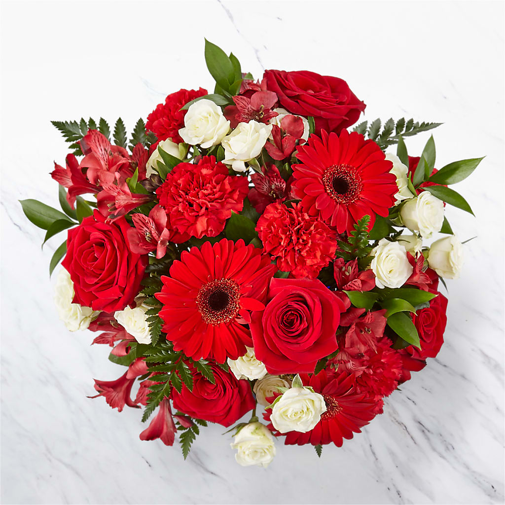 Hearts Embrace Bouquet – Fleuriste Thalia, Varennes PQ