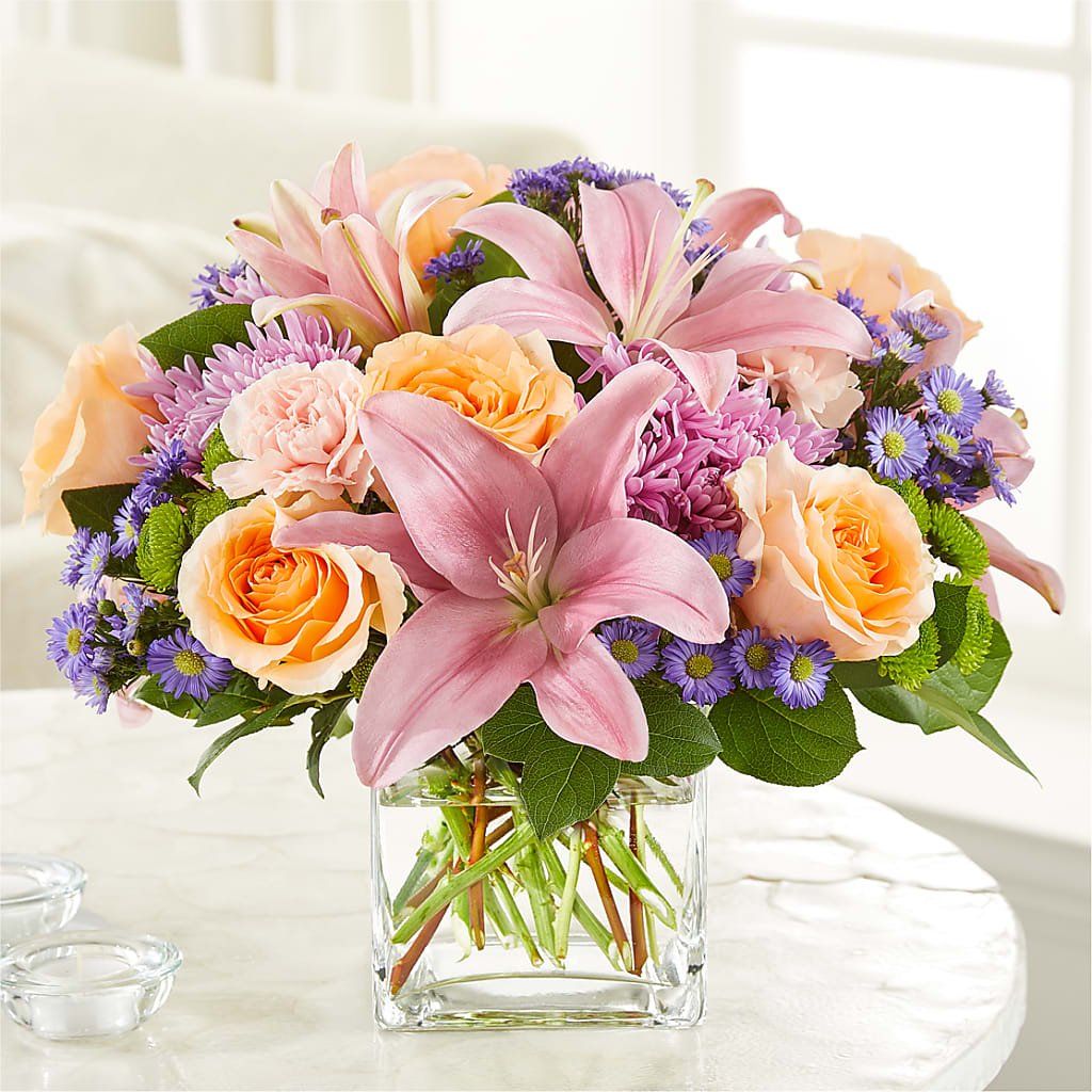 Delicate Details Bouquet – Fleuriste Thalia, Varennes PQ