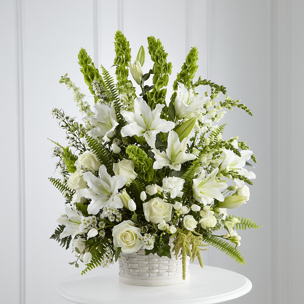 In Our Thoughts Arrangement – Fleuriste Thalia, Varennes PQ