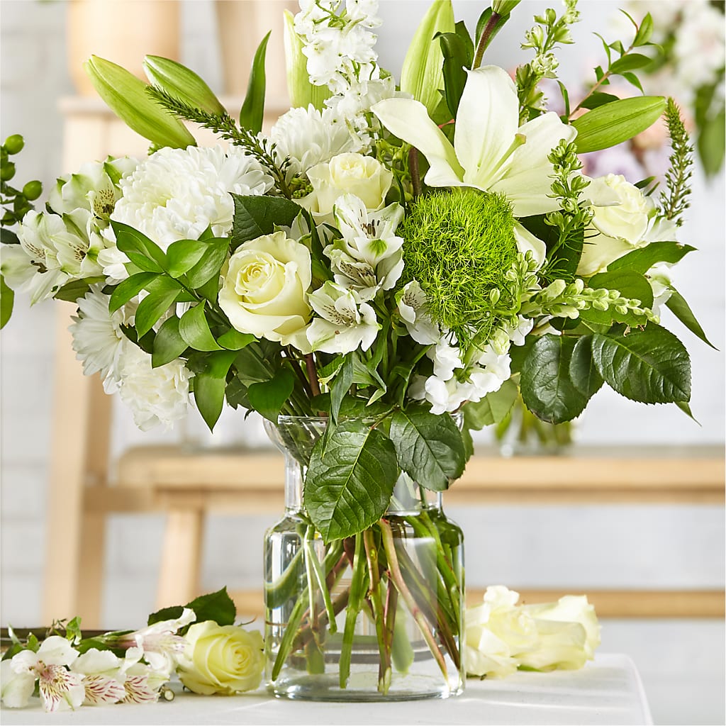 Classic Ivory – A Florist Original – Fleuriste Thalia, Varennes PQ