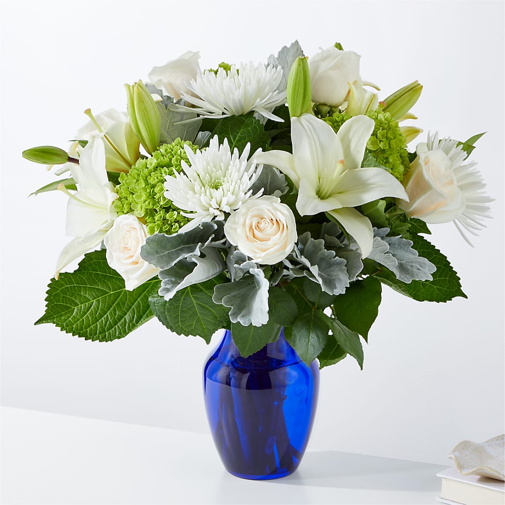 Snowy Dreams Bouquet – Fleuriste Thalia, Varennes PQ