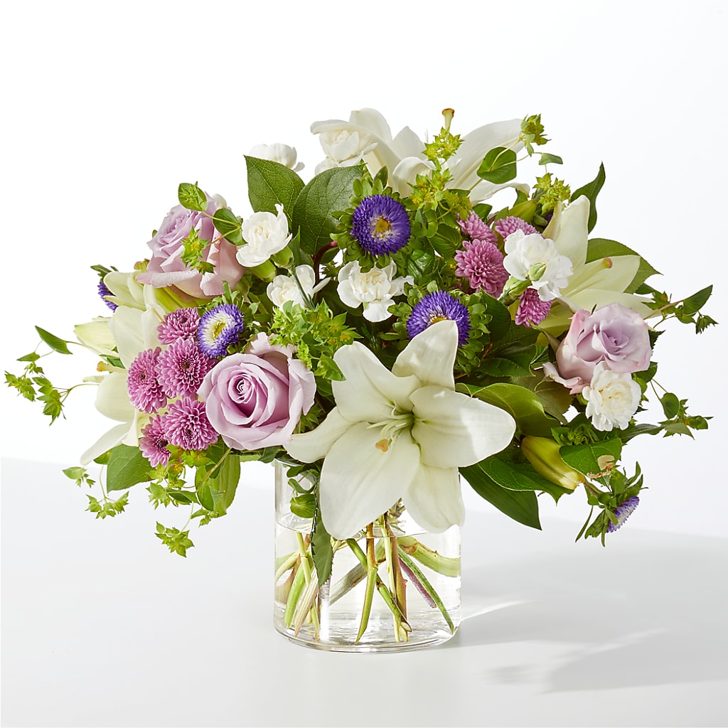 April Showers Bouquet – Fleuriste Thalia, Varennes PQ