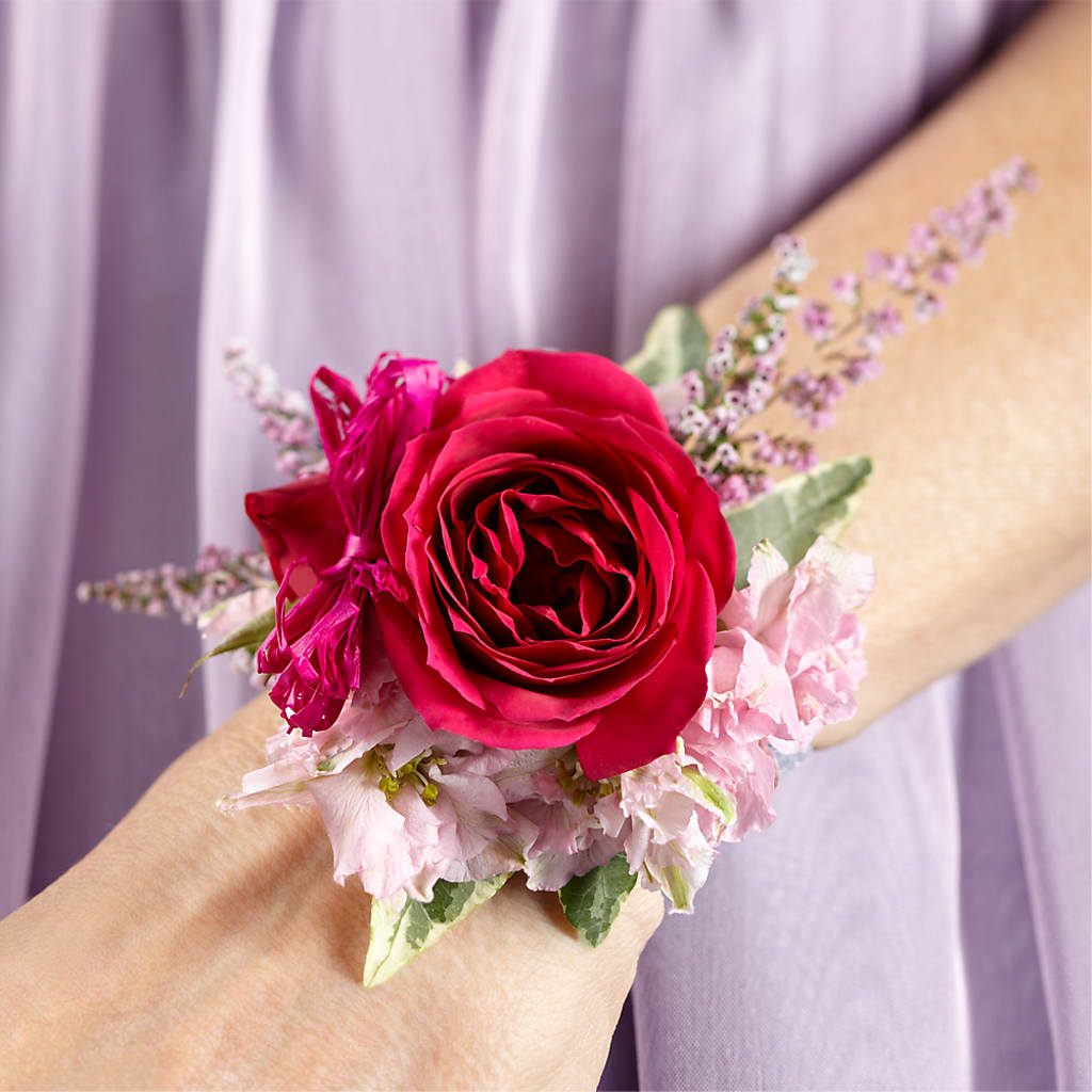 Rose Charm Corsage – Fleuriste Thalia, Varennes PQ