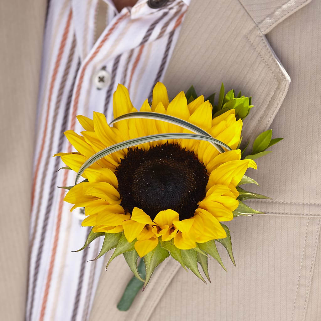 Free Spirit Boutonniere – Fleuriste Thalia, Varennes PQ