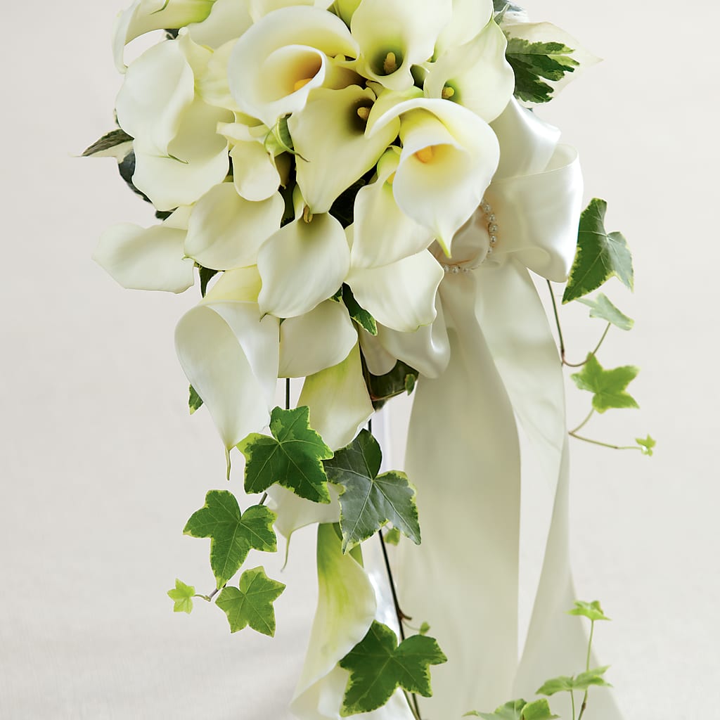 White Chapel Bouquet – Fleuriste Thalia, Varennes PQ