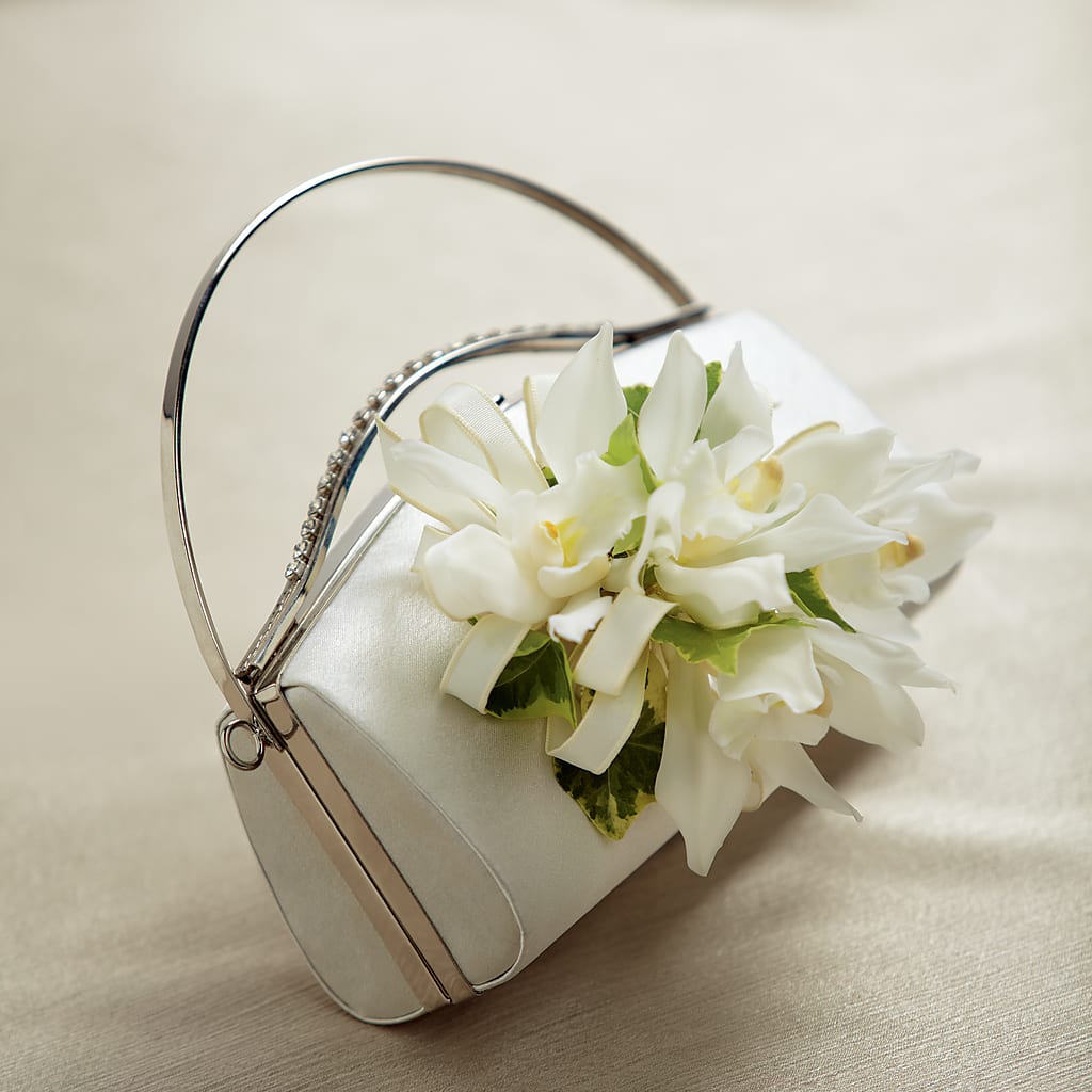 White Purse Decor – Fleuriste Thalia, Varennes PQ