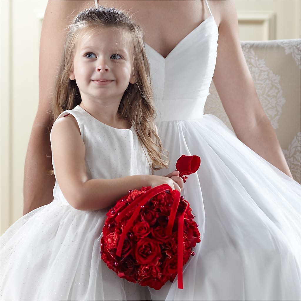 Pure at Heart Flower Girl Arrangement – Fleuriste Thalia, Varennes PQ