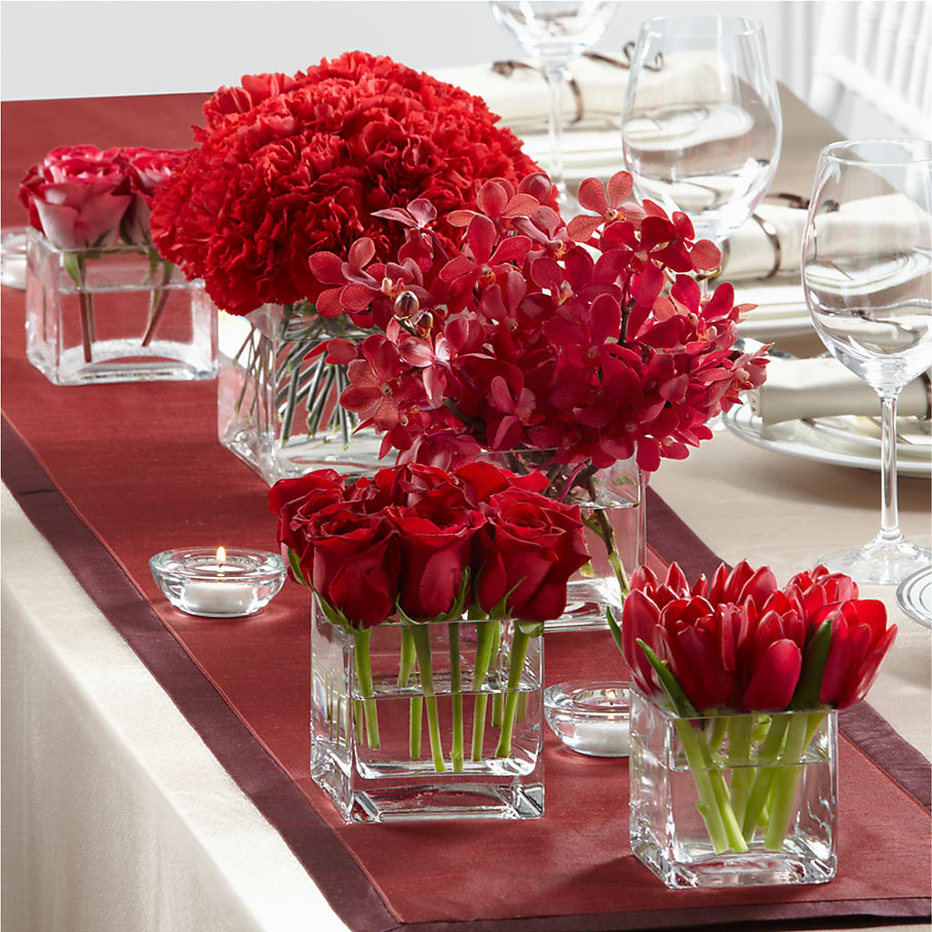 Modern Grace Centerpiece – Fleuriste Thalia, Varennes PQ
