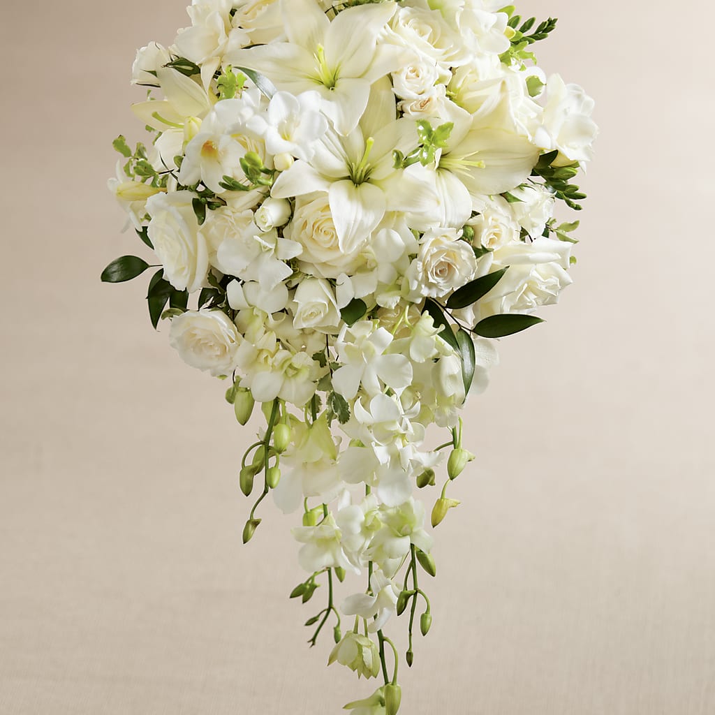 White Wonders Bouquet – Fleuriste Thalia, Varennes PQ