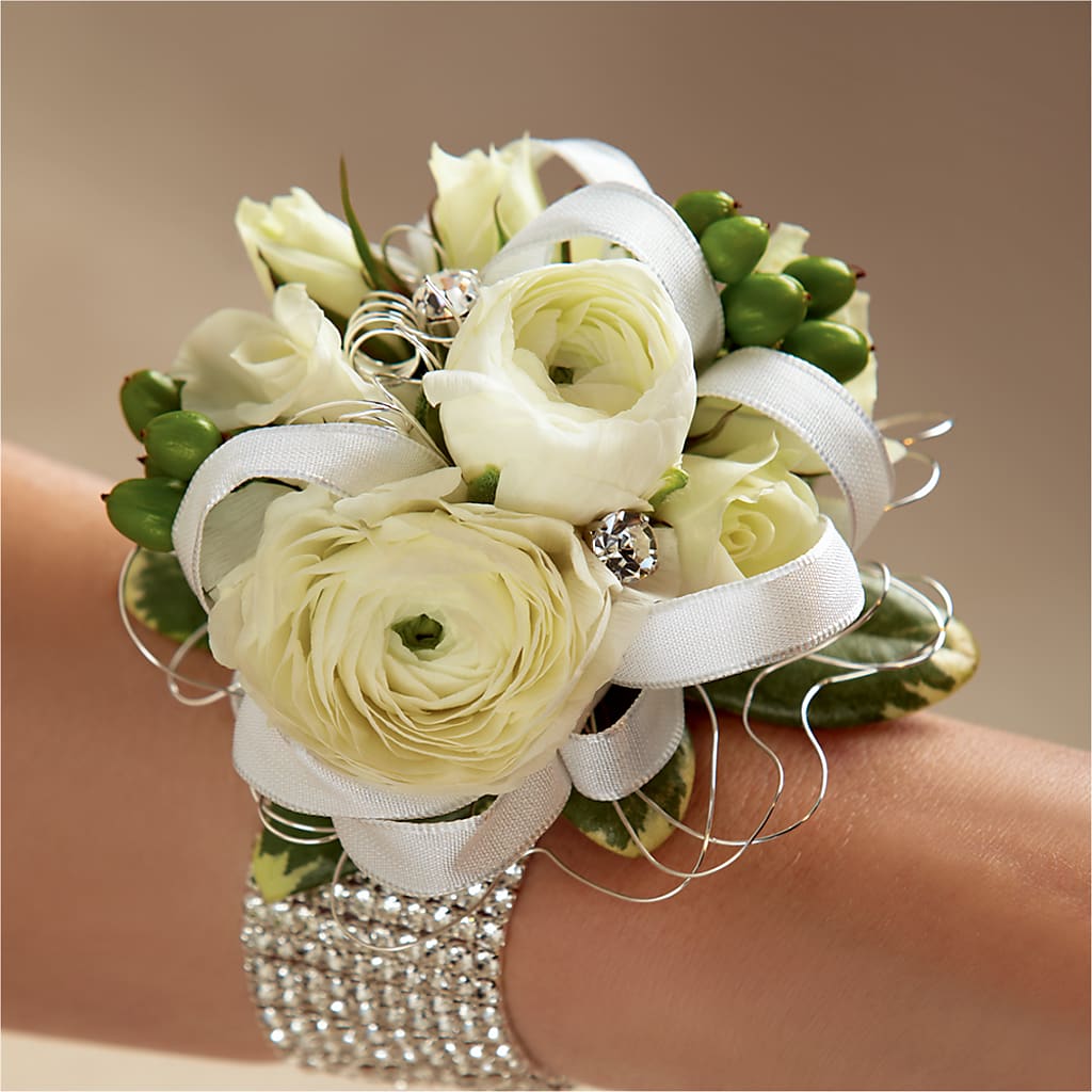 White Wedding Corsage – Fleuriste Thalia, Varennes PQ