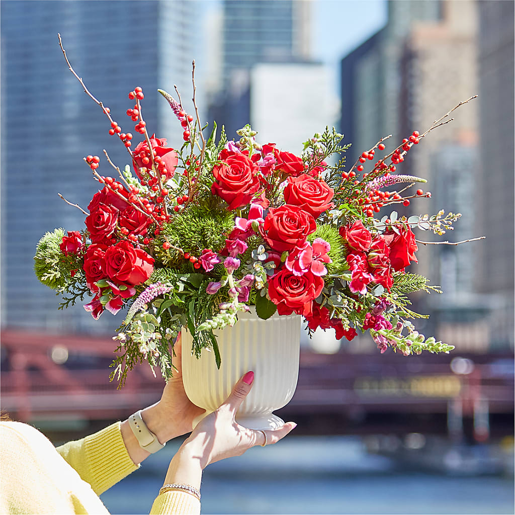 Big Red Bow Bouquet –  Fleuriste Thalia, Varennes PQ