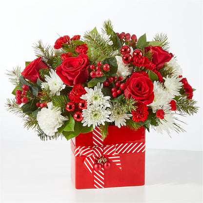 Presents Under the Tree Bouquet –  Fleuriste Thalia, Varennes PQ