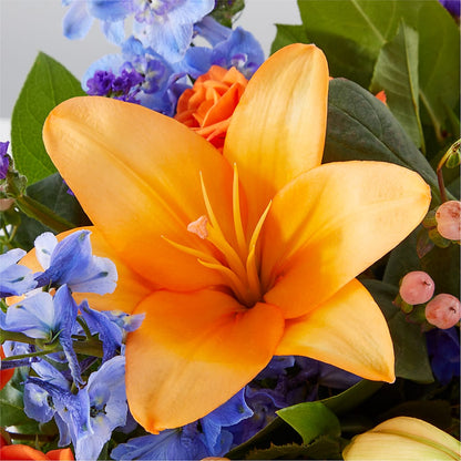 Radiant Citrus Box Bouquet –  Fleuriste Thalia, Varennes PQ