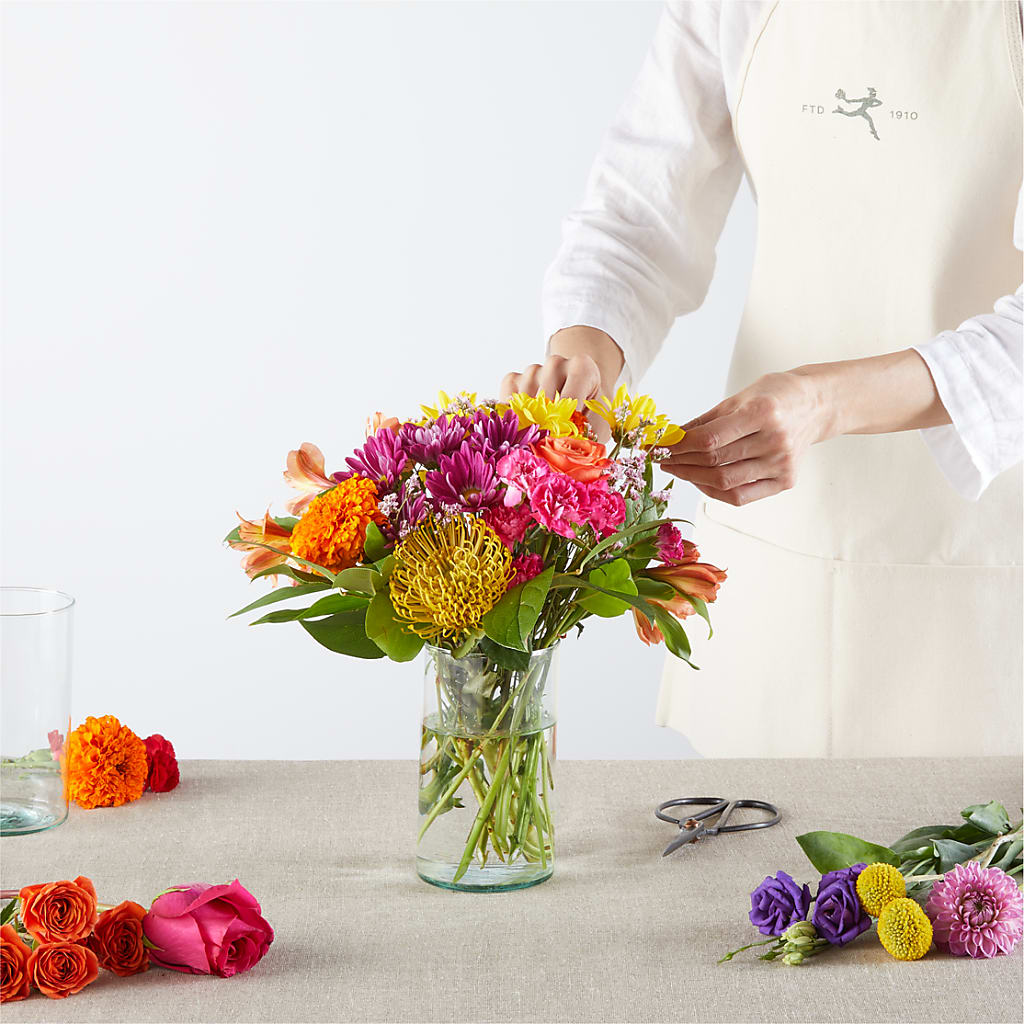 Feast of Color – A Florist Original –  Fleuriste Thalia, Varennes PQ