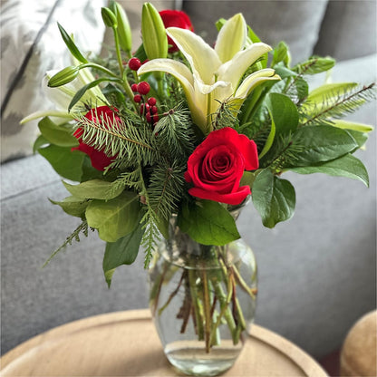 Sparkling Snowflakes Bouquet –  Fleuriste Thalia, Varennes PQ