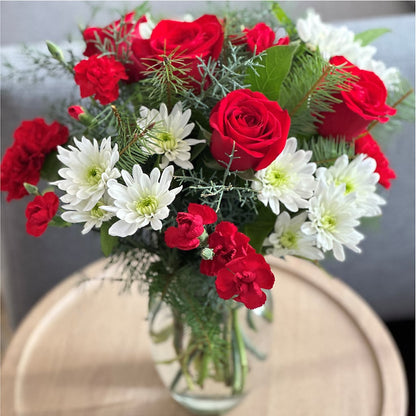 Seasonal Magic Bouquet –  Fleuriste Thalia, Varennes PQ
