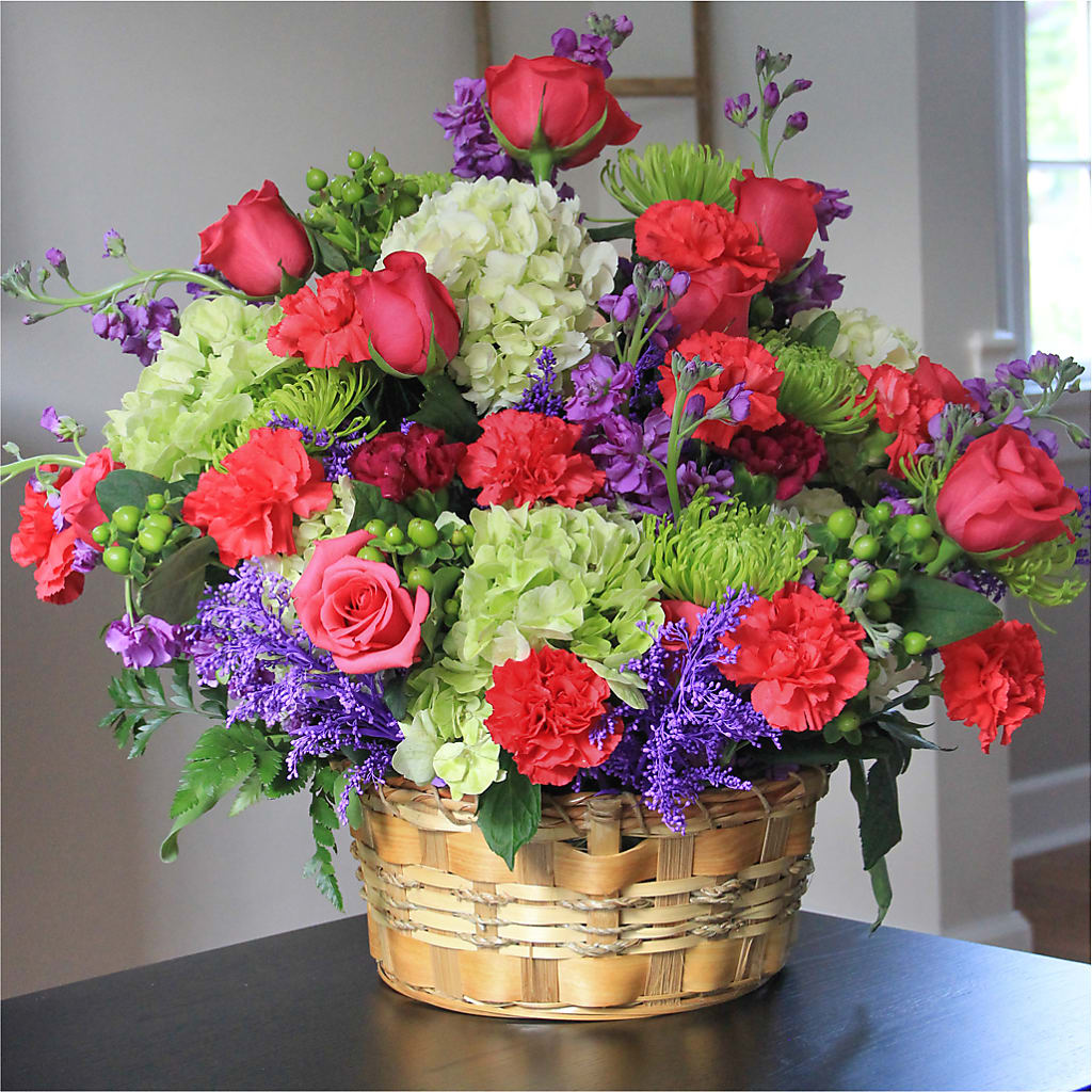 Warm Embrace Arrangement –  Fleuriste Thalia, Varennes PQ