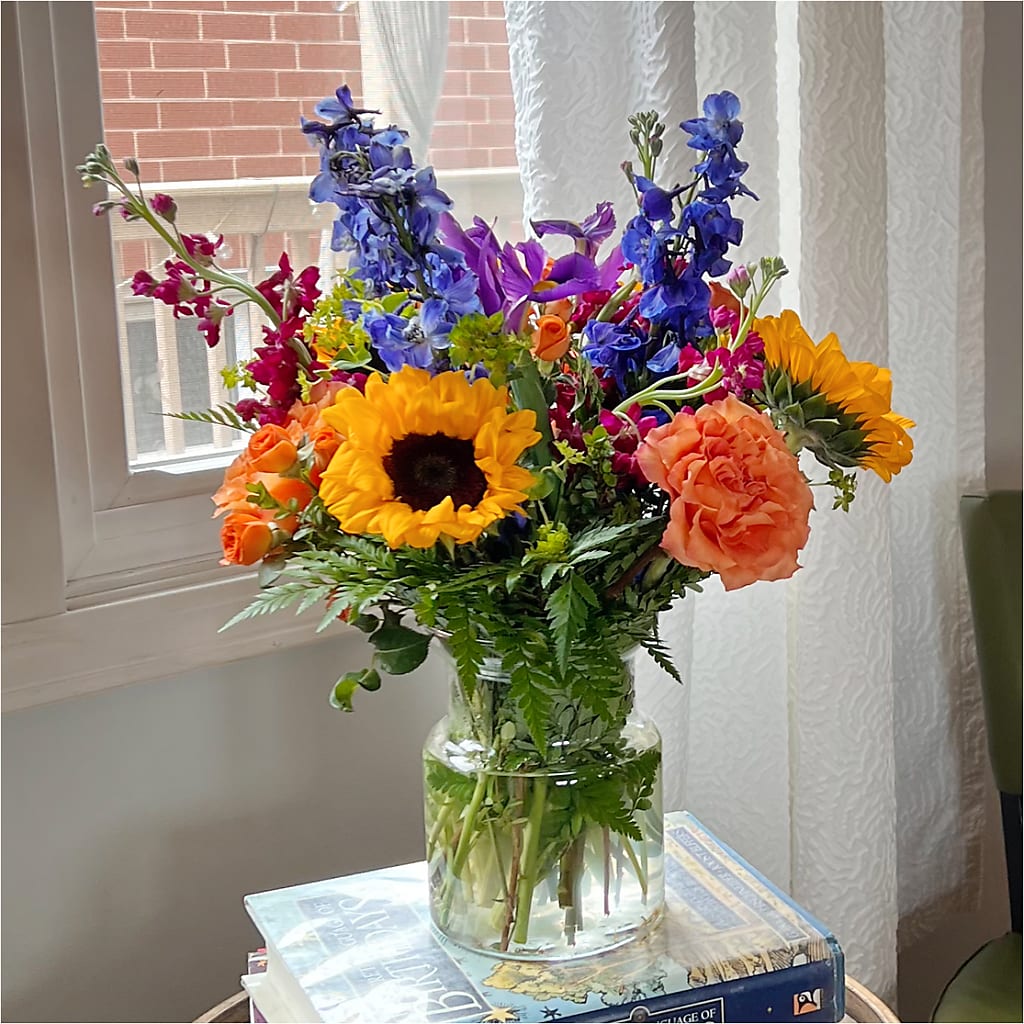 Rays of Life Bouquet –  Fleuriste Thalia, Varennes PQ