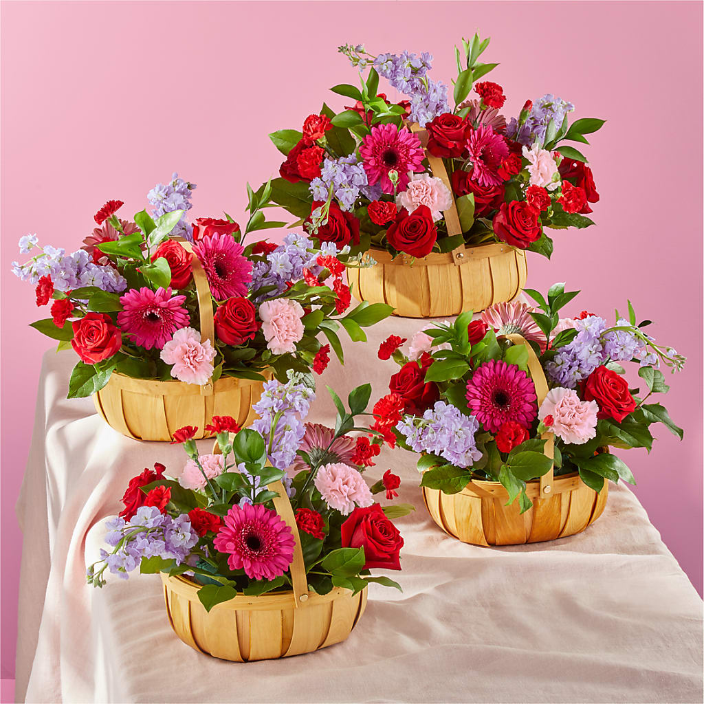 Pink Picnic Basket –  Fleuriste Thalia, Varennes PQ