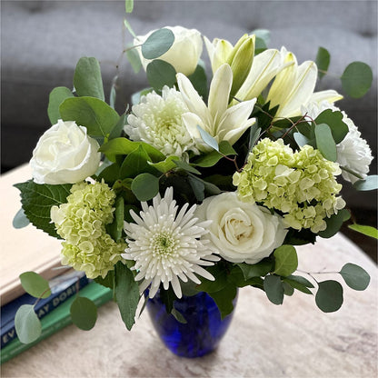 Snowy Dreams Bouquet –  Fleuriste Thalia, Varennes PQ
