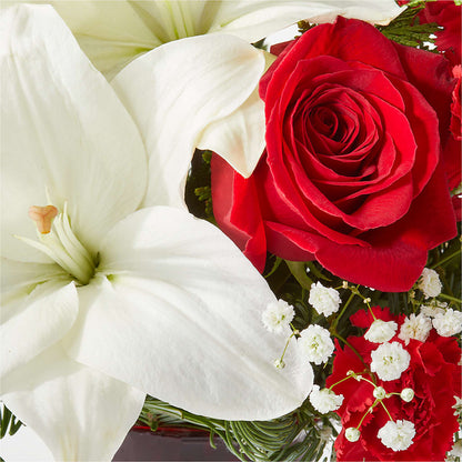 Holiday Season Bouquet –  Fleuriste Thalia, Varennes PQ