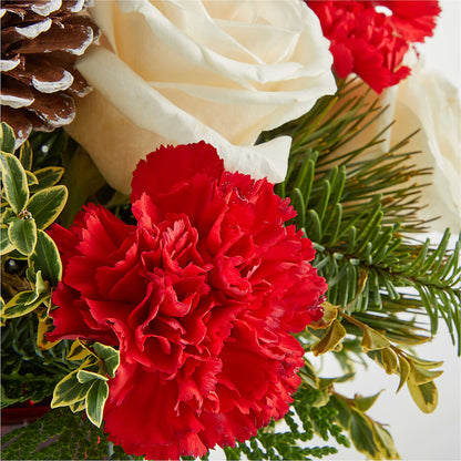 Christmas Market Bouquet –  Fleuriste Thalia, Varennes PQ