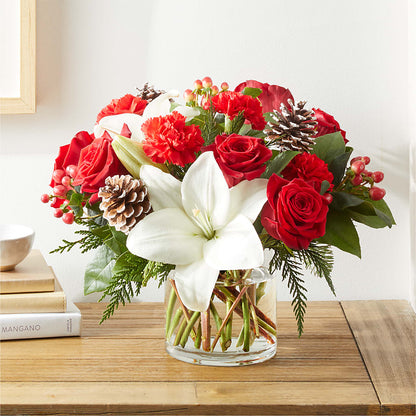 Oh So Jolly Bouquet –  Fleuriste Thalia, Varennes PQ