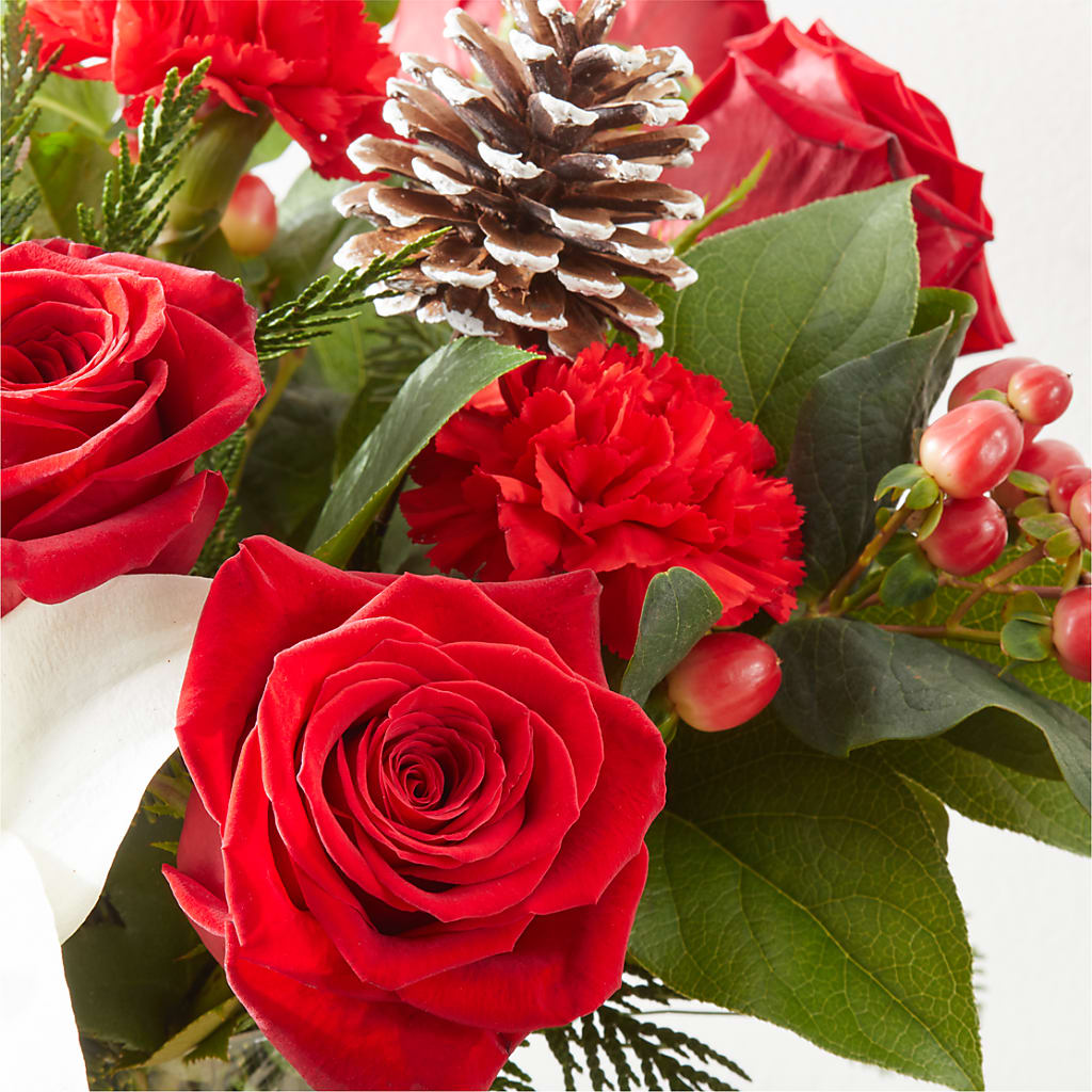 Oh So Jolly Bouquet –  Fleuriste Thalia, Varennes PQ