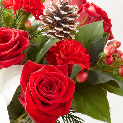 Oh So Jolly Bouquet –  Fleuriste Thalia, Varennes PQ