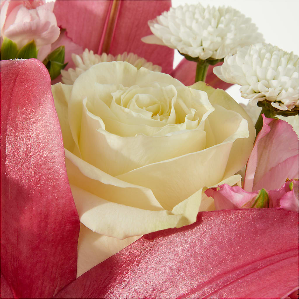 Piece of Cake Bouquet –  Fleuriste Thalia, Varennes PQ