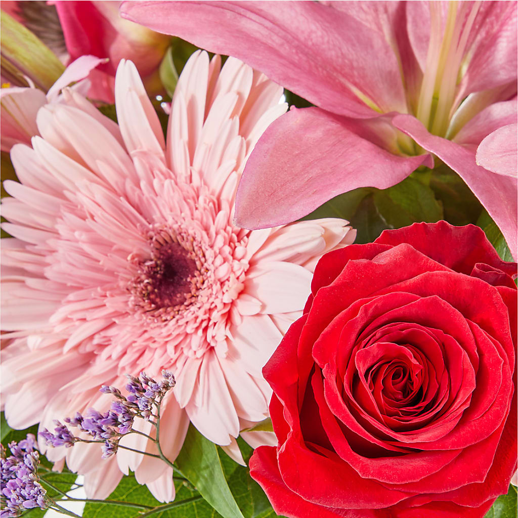 Lots of Love Bouquet –  Fleuriste Thalia, Varennes PQ