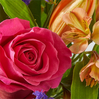 Joyful Bouquet –  Fleuriste Thalia, Varennes PQ