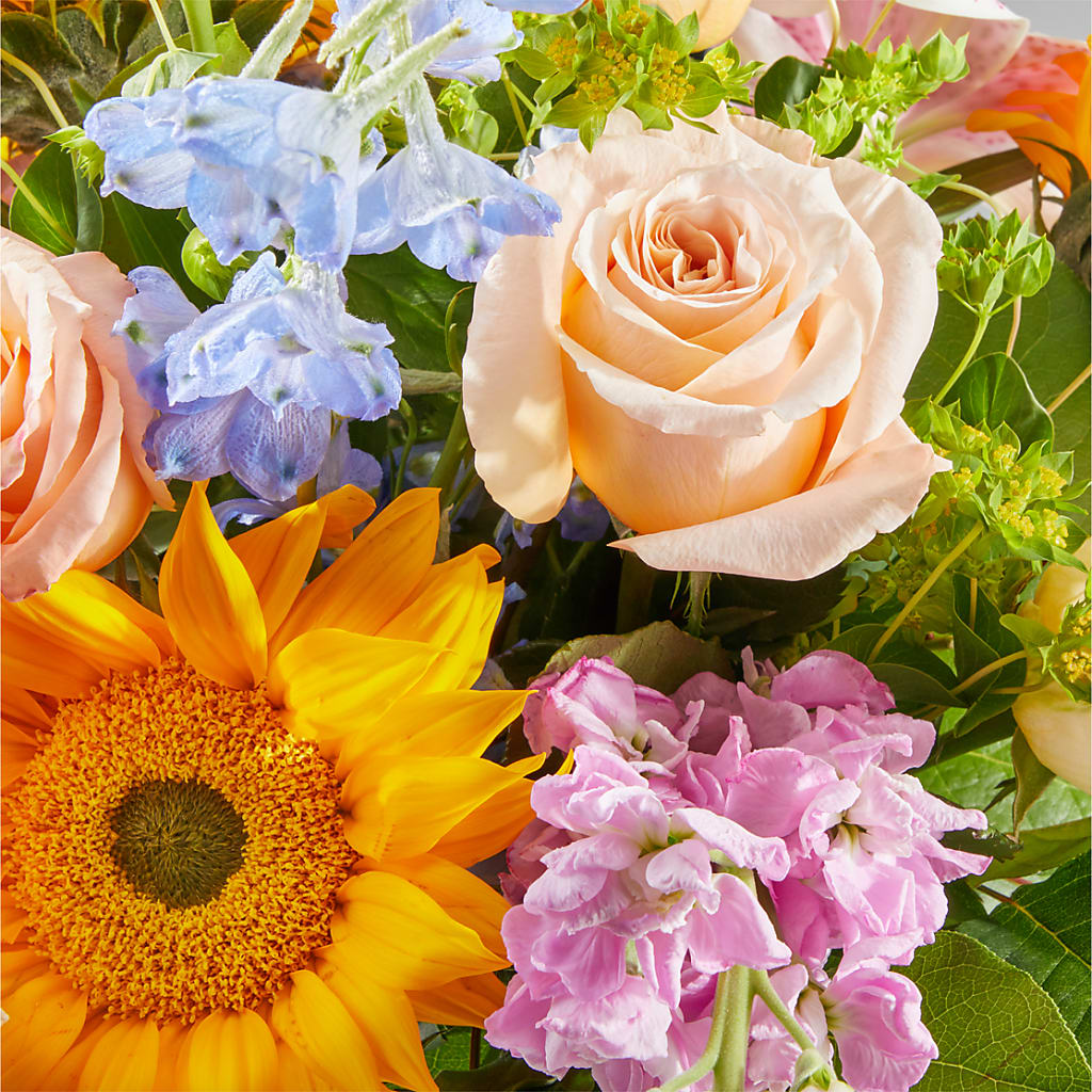 Dreamy Meadows Bouquet –  Fleuriste Thalia, Varennes PQ