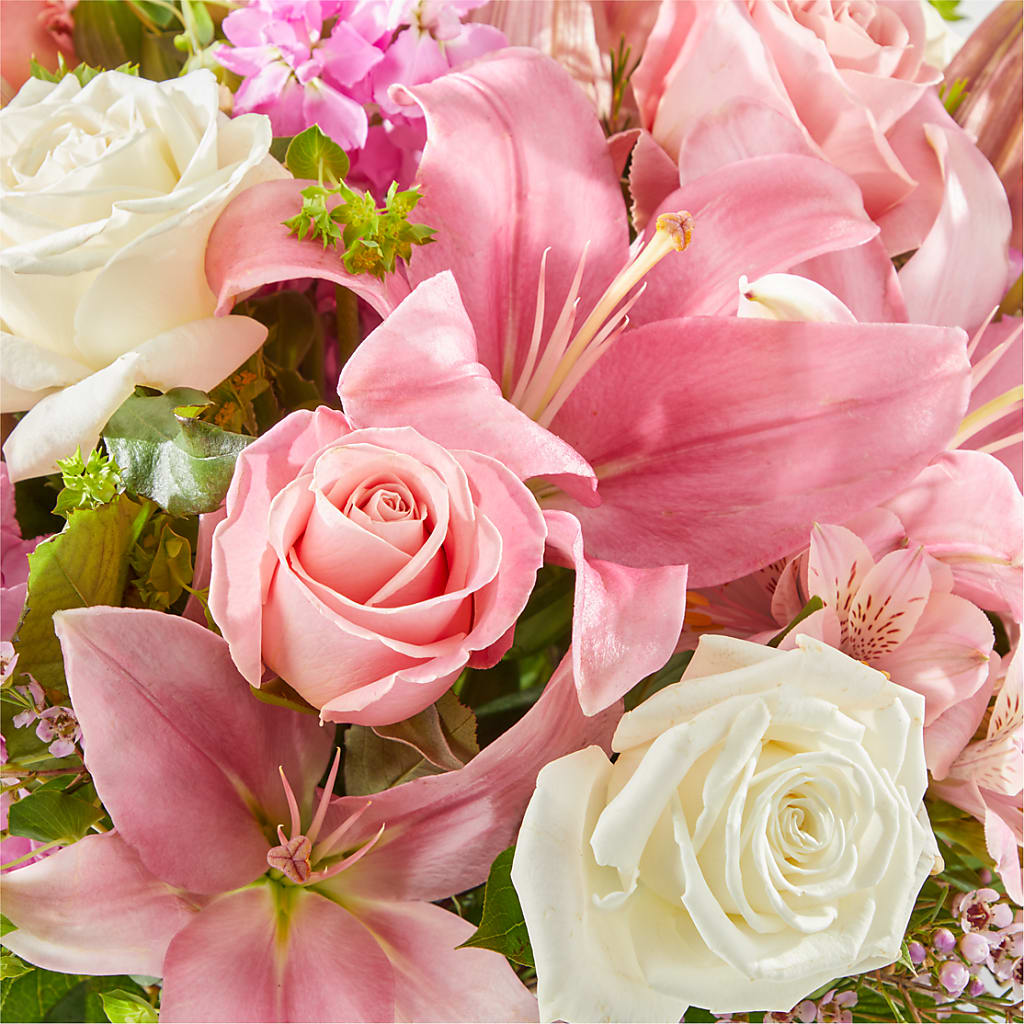 Ethereal Beauty Bouquet –  Fleuriste Thalia, Varennes PQ