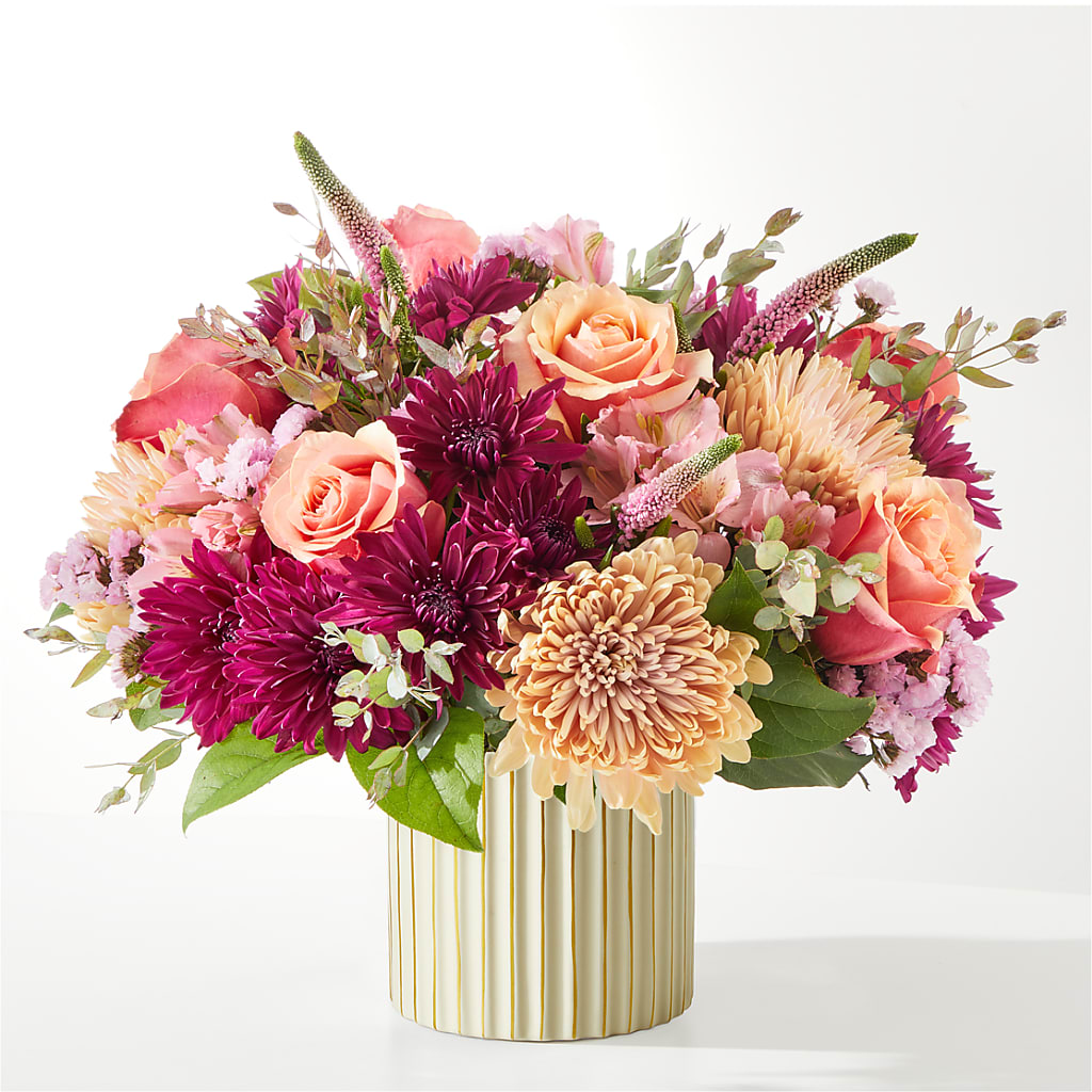 Berry Cobbler Bouquet with Ivory Vase –  Fleuriste Thalia, Varennes PQ