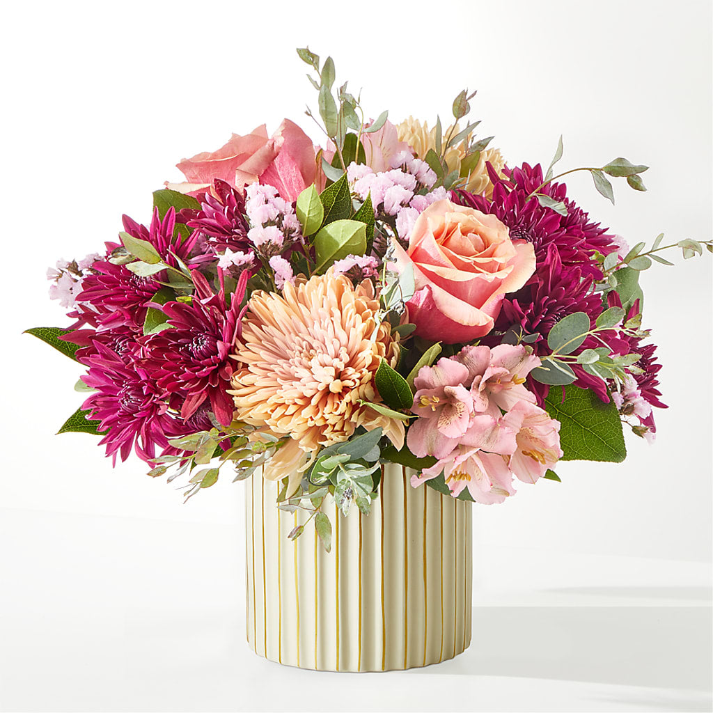 Berry Cobbler Bouquet with Ivory Vase –  Fleuriste Thalia, Varennes PQ