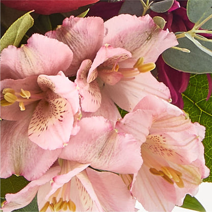 Berry Cobbler Bouquet –  Fleuriste Thalia, Varennes PQ