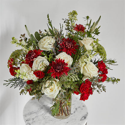 Favorite Traditions Bouquet –  Fleuriste Thalia, Varennes PQ