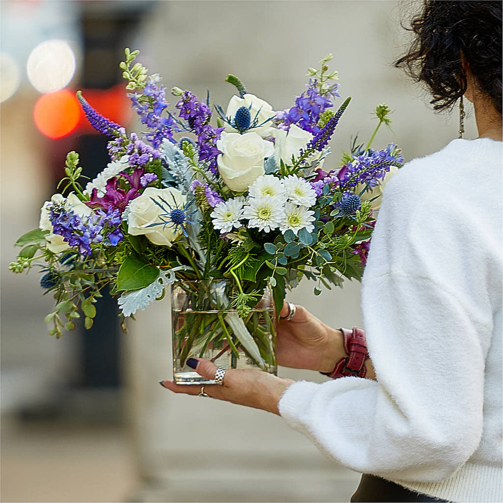 Shooting Star Bouquet –  Fleuriste Thalia, Varennes PQ