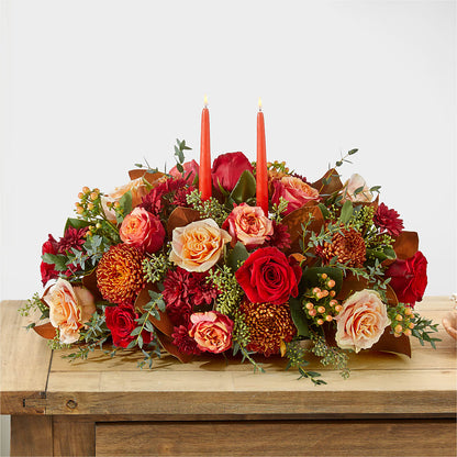 Gather Near Centerpiece –  Fleuriste Thalia, Varennes PQ